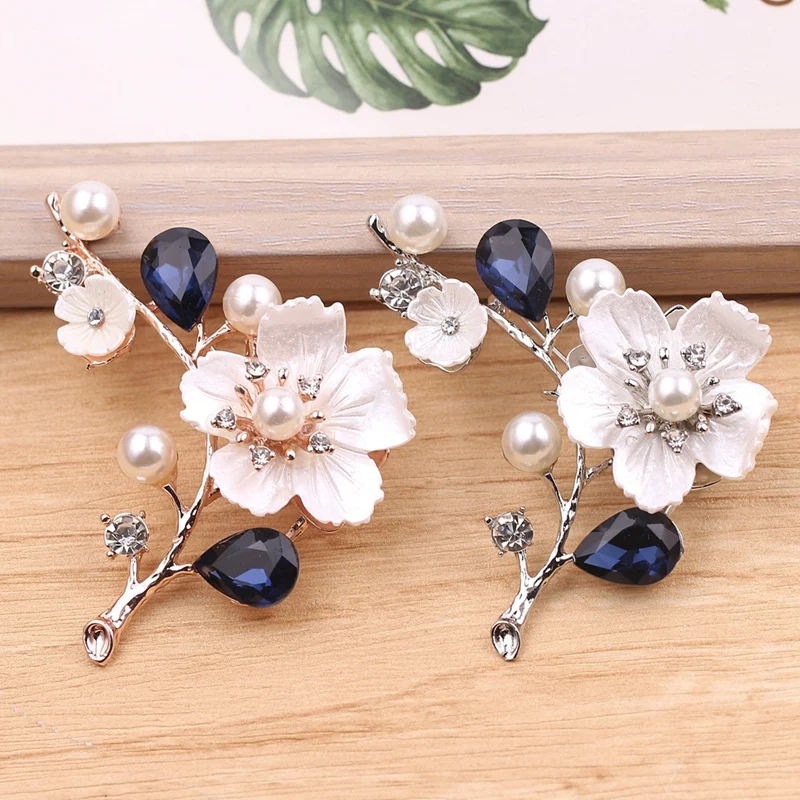 

Natural Shell Flower Brooch Vintage Blue Glass Crystal Brooch