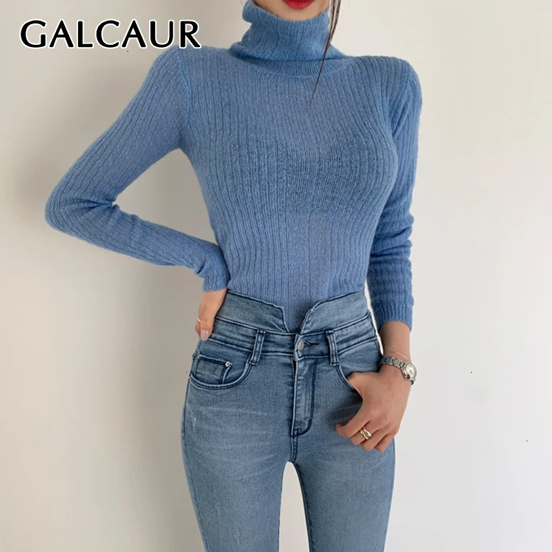 Женский вязаный свитер GALCAUR белый с высоким воротником и длинным рукавом в