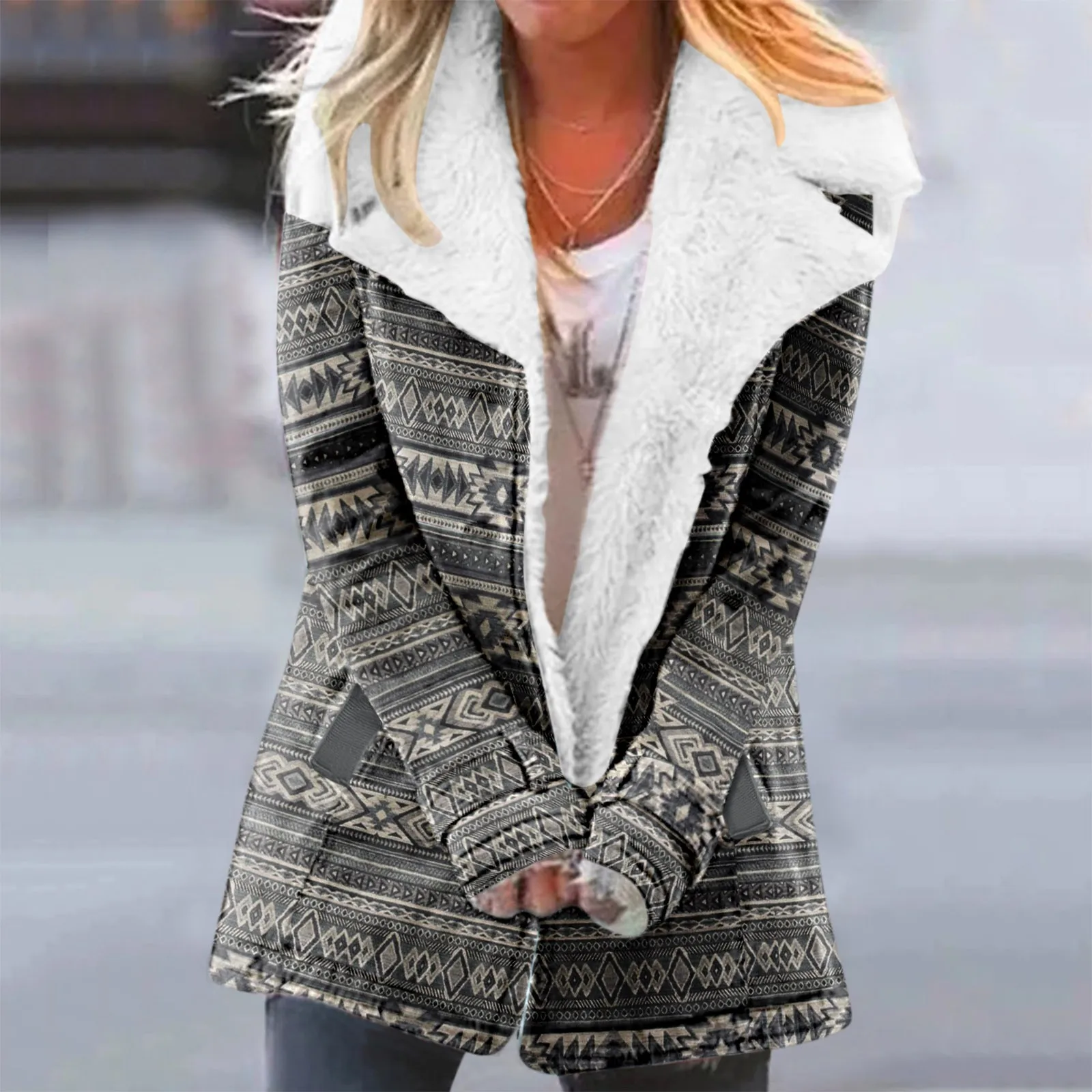 

Женская зимняя куртка на пуговицах с принтом в стиле ретро