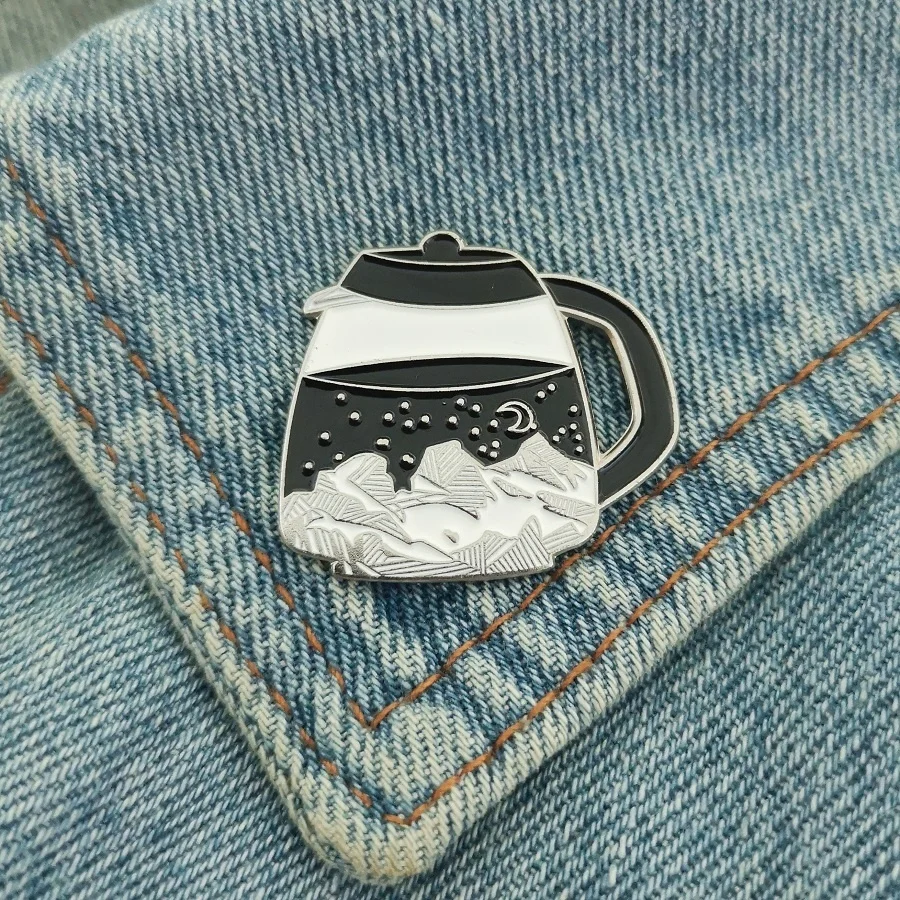 Эмалированная булавка в виде кофейника для природы горного леса заварочного