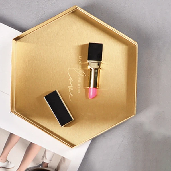 

Многофункциональный металлический лоток с геометрическим рисунком, настольная коробка для хранения косметики, поднос для украшения семей...