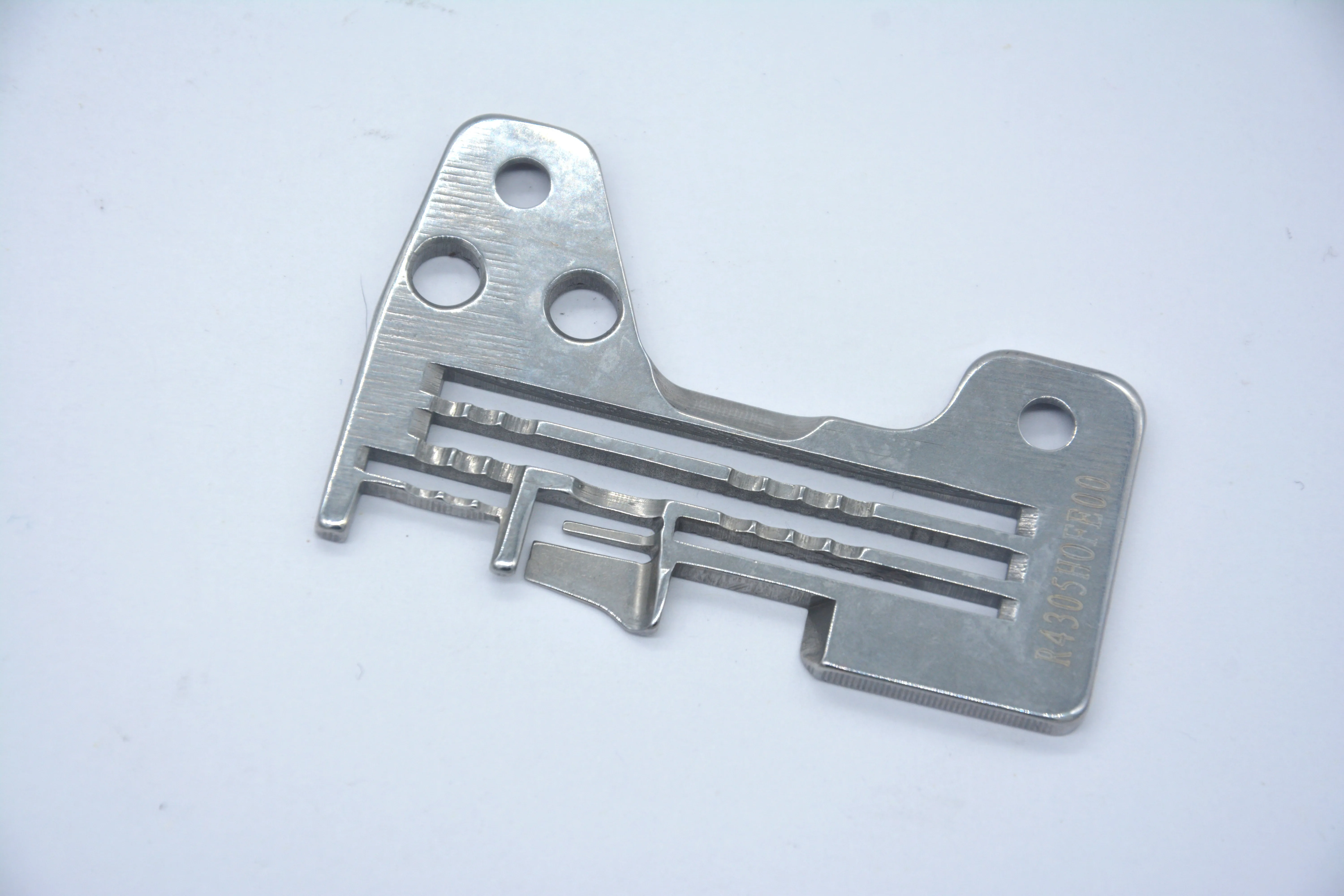 Для швейной машины JUKI MO 2514 BF6. Оверлок игла пластина # R4305 H0F E00|plate| |
