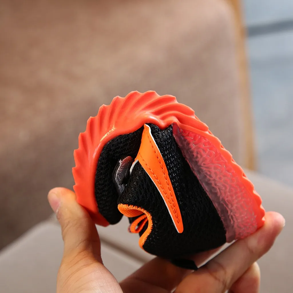 Кроссовки детские из дышащего сетчатого материала со светодиодной подсветкой 23