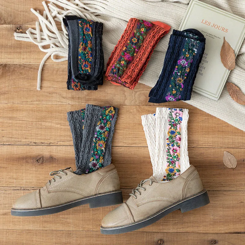 

Fashion Cute Women Socks Euramerican National Wind Flowers Autumn and Winter Ladies Socks Warm