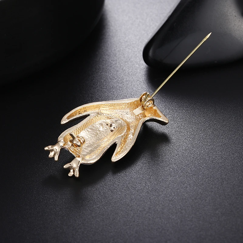 1 x эмалированная брошь в виде пингвина с изображением мультяшных животных и