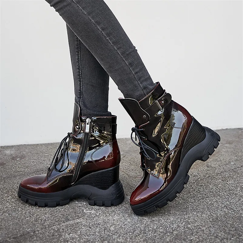 Ботильоны женские из натуральной кожи на танкетке с пряжкой молнии зимние