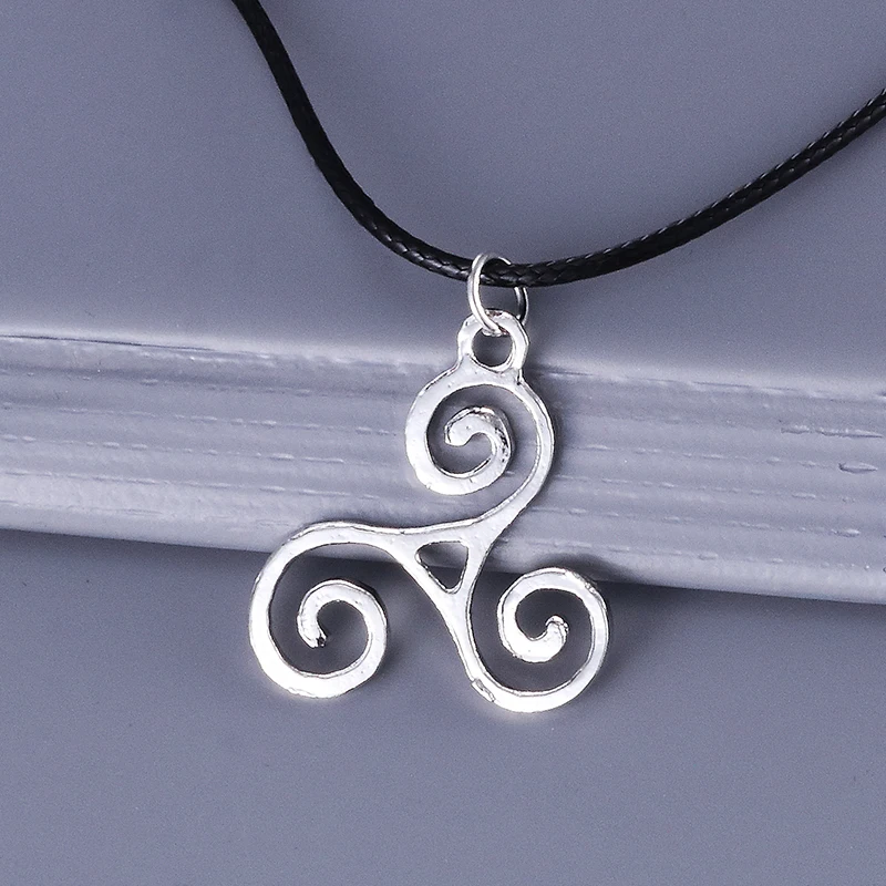 Ожерелье с серебряным шармом ожерелье волком для подростков|triskele necklace|fashion
