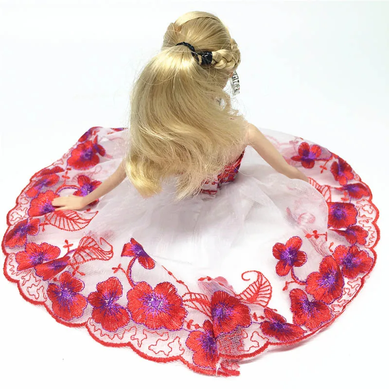 Модная одежда с открытыми плечами и красными цветами для куклы Барби