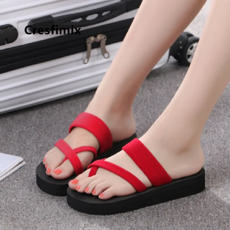 Женские повседневные Вьетнамки C5475 черный или красный светильник для увеличения