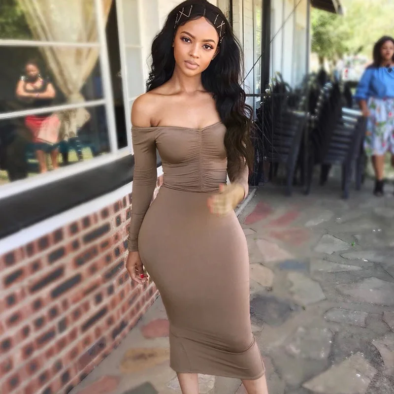 BOOFEENAA облегающее платье миди с рюшами и открытыми плечами длинным рукавом