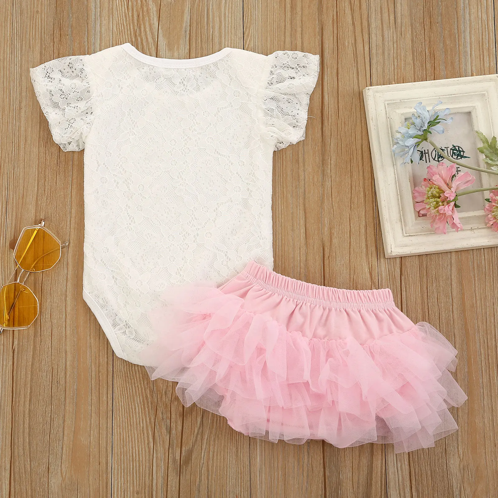 

2021 New Summer 0-24M Baby Girl 2Pcs Set White Lace Flared Short Sleeve Bodysuit+Sequined Bow Pink Mesh Skirt-Style Shorts