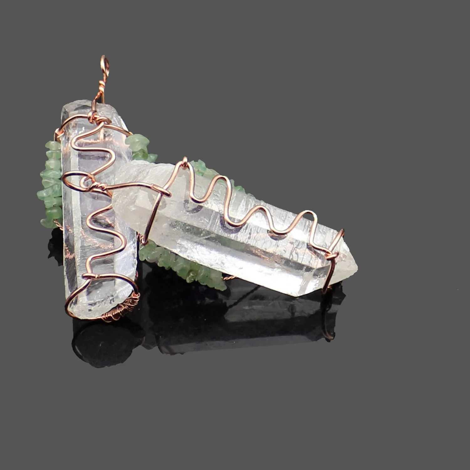 Натуральный хрустальный камень искусственная обмотка ручной работы