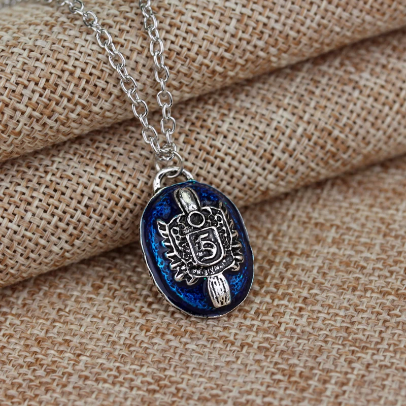 

The Vampire Diaries Salvatore Damon Stefan D/S Crest Pendant Necklaces Vintage Metal Necklaces Jewelry Accessories For Fans