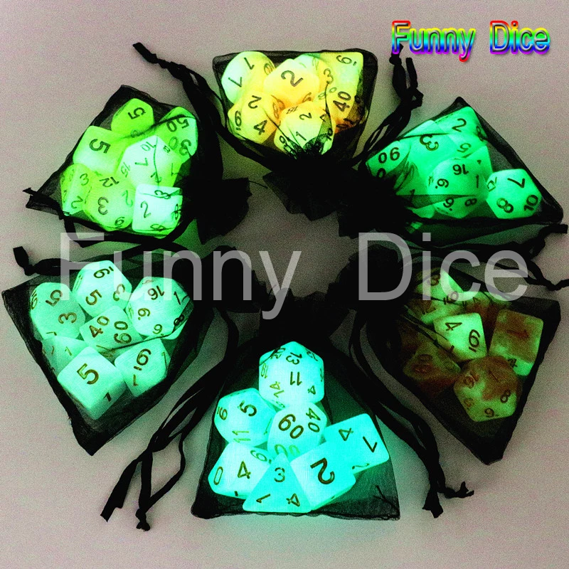 6 комплектов 2 цвета разные светится в темноте D4 D6 D8 D10 % D12 D20 кости + 1 большая сумка