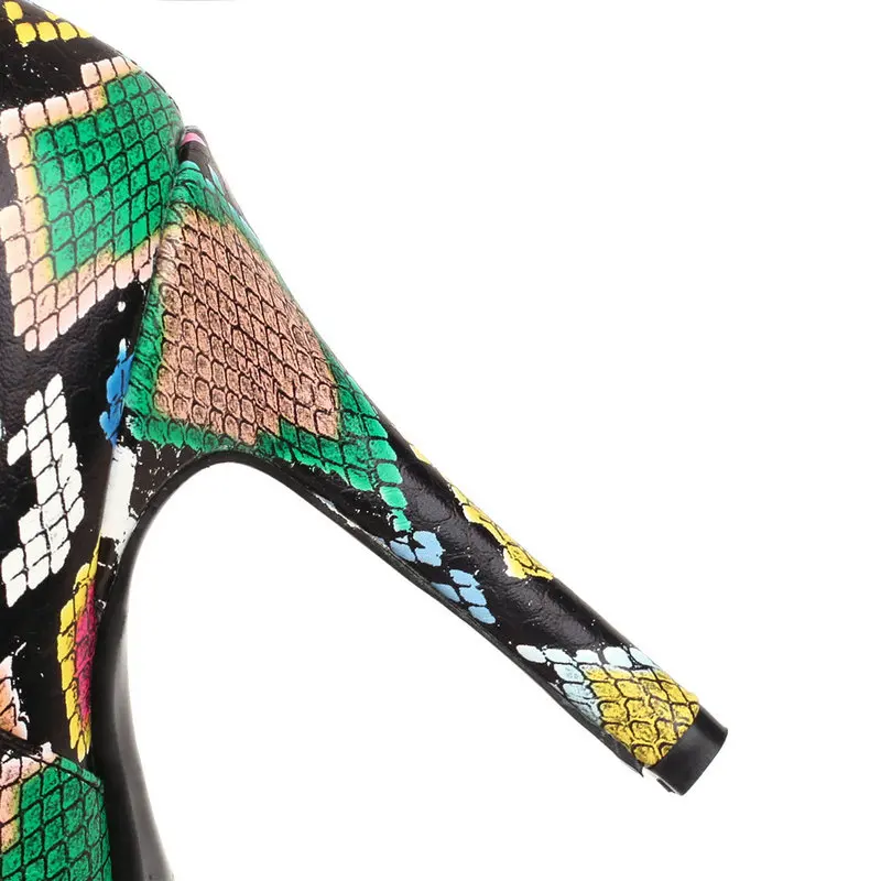 Женские ботинки с острым носком на тонком каблуке со змеиным принтом - купить по