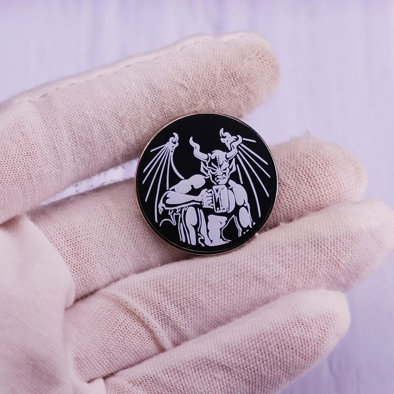 Булавка-брошь в виде заваривающегося пива