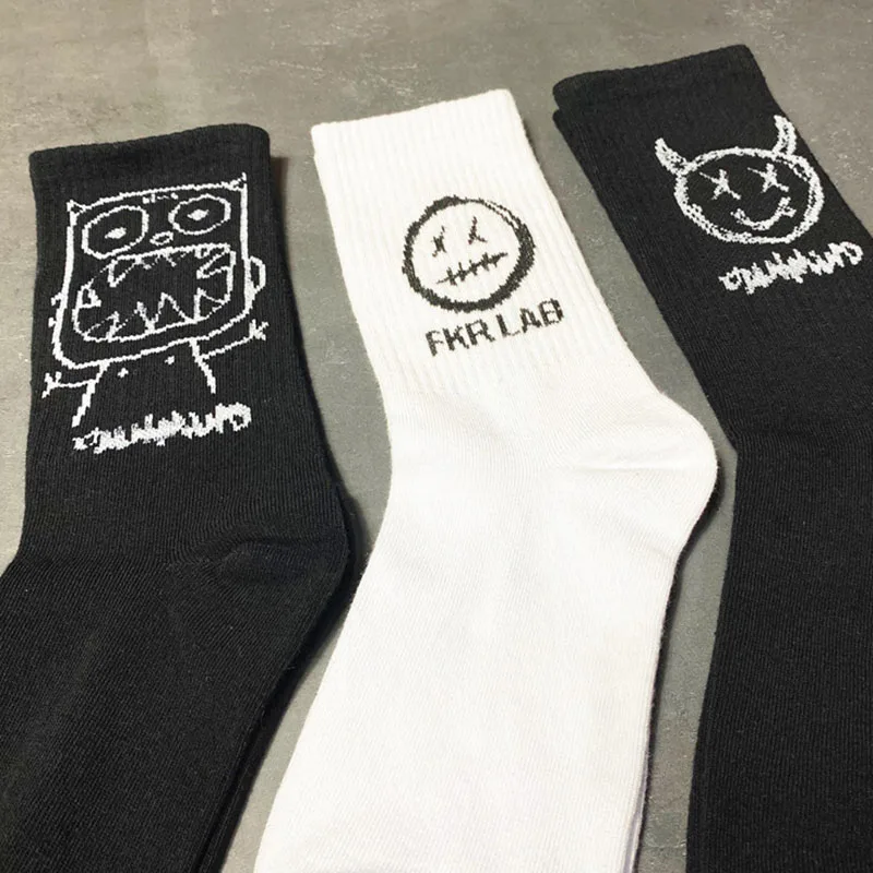 Japanese Cotton Cartoon Pattern Hip Hop Style Breathable Mid Tube Socks Skateboard Socks 1Pair Soft Long Sock for Men