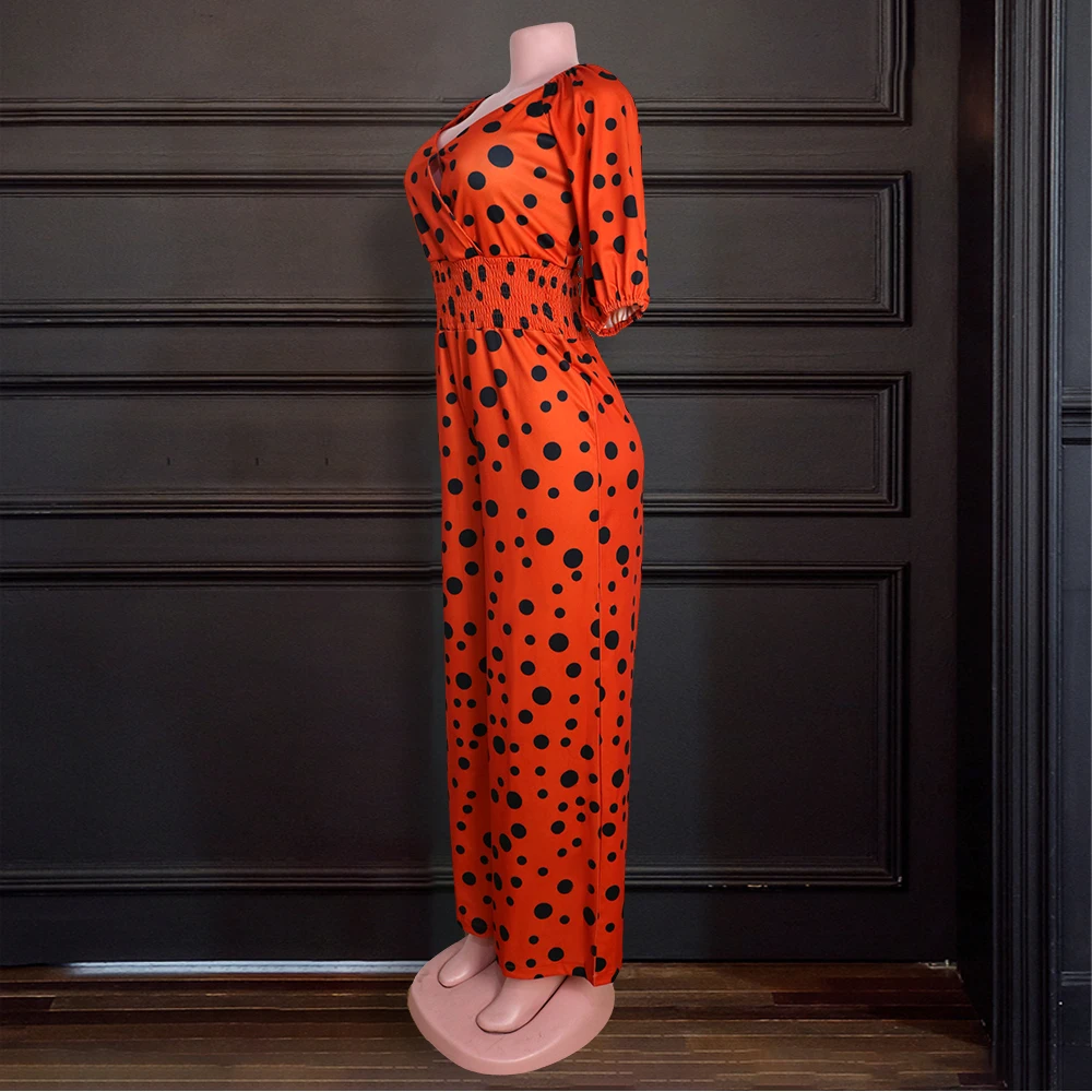 Женский комбинезон с открытыми плечами повседневный оранжевого и черного цвета