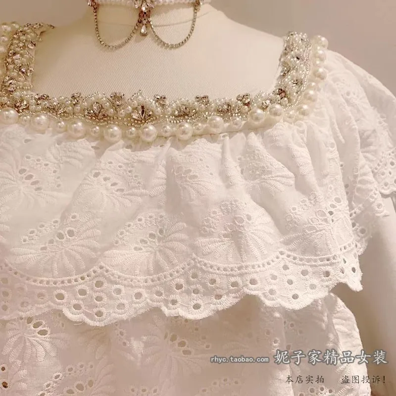 

2021 Summer T-shirt Elegance Beads Rhinestones Laminated Square Collar Hollow Lace Short Sleeve T Shirt Ruffled Loose Top
