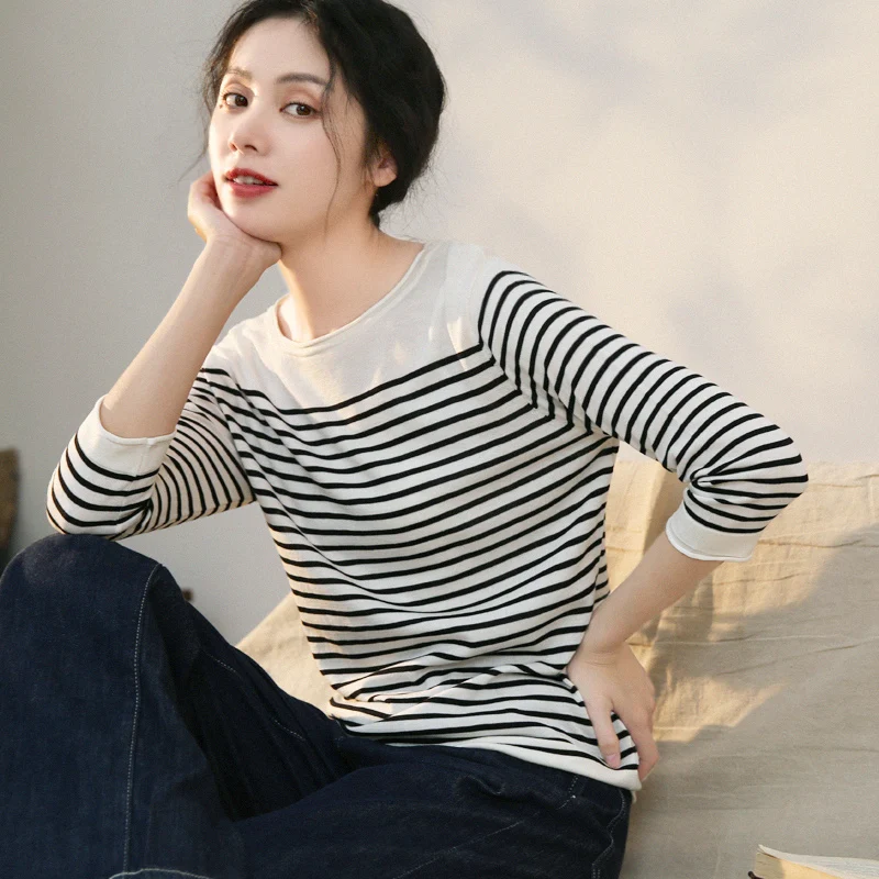 

Базовая Женская Универсальная Мягкая Повседневная художественная полосатая Удобная водоотталкивающая шелковая хлопчатобумажная футболк...