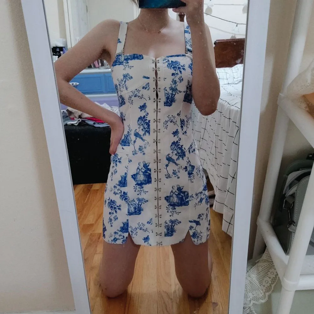 Винтажное шикарное сине белое платье с фарфоровым принтом пикантное элегантное