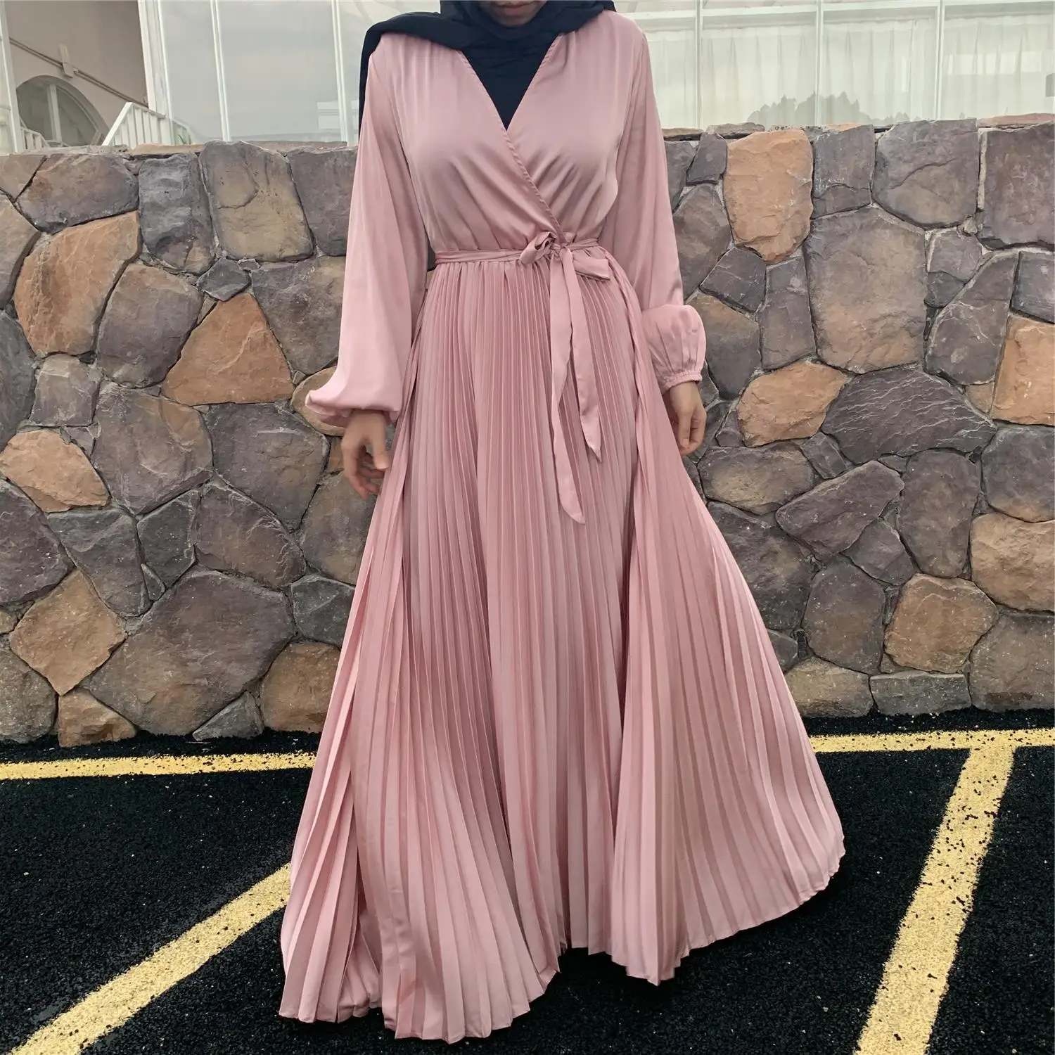 "Мусульманское платье новинка, модная, с v-образным вырезом, с соединением внакрой; Плиссированное платье; Мусульманская Мода Абая Дубай шифо..."