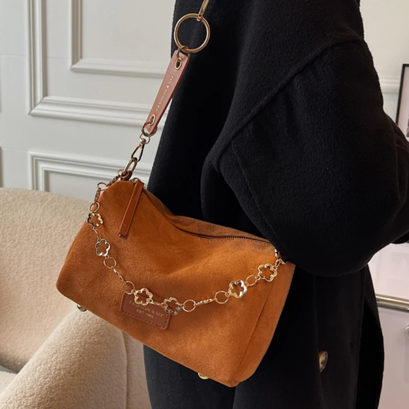 Зимние сумки через плечо LEFTSIDE из искусственной замши с цепочкой новинка 2022