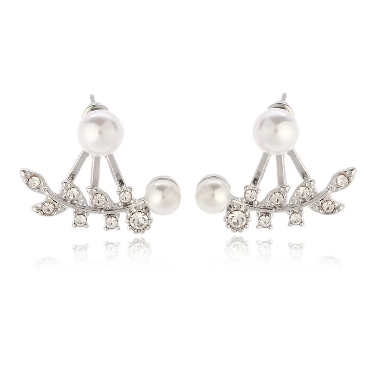 Элегантные женские серьги пусеты в виде листика и жемчуга дизайнерские