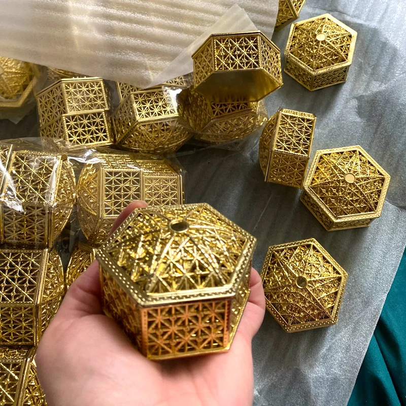 

5pcs Mini Gold Hollow Candy Gift Box Packaging Wedding Favors Birthday Party Decoration Baby Shower Gifts Plastic Jewelry Boxes