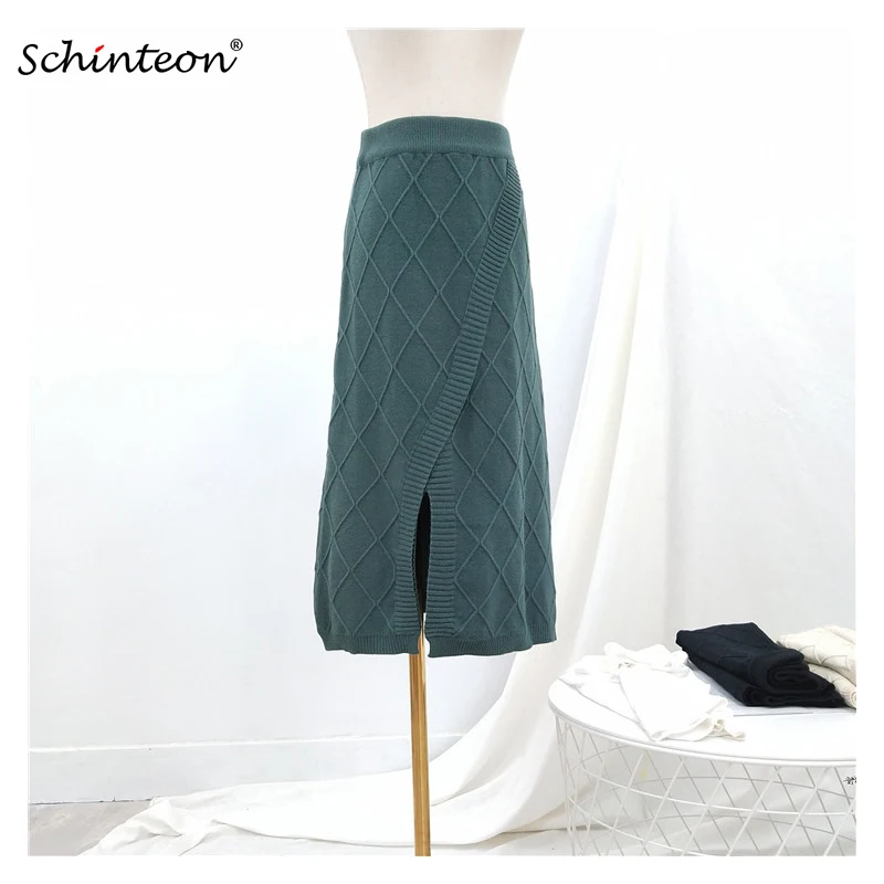 Женская трикотажная юбка трапеция Schinteon однотонная с разрезом и эластичным