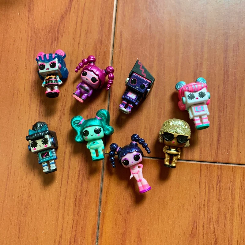 

3Pcs Original Modern Fashion Mini Robot Surprise Tiny Sister Girl Office Lady Figure Collectable Model Toy Gift For Kid Adult