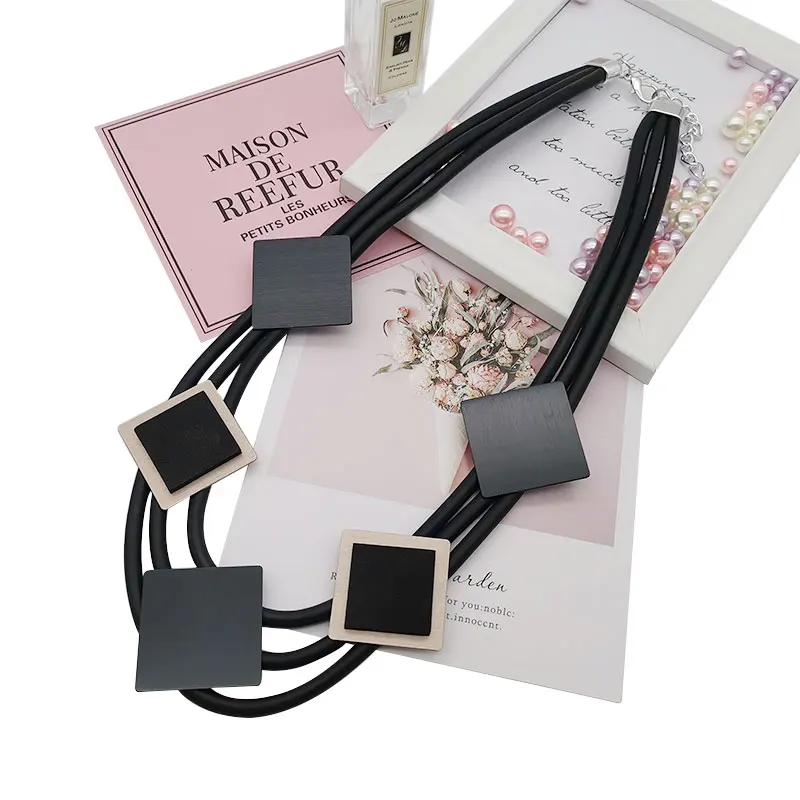 Короткое Колье YD & YDBZ в готическом стиле колье свитер кожаные украшения