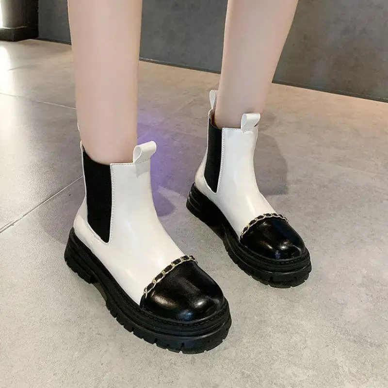

Ladies Short Boots Women Shoes 2021 Autumn New Metal Chain Short Boots Flat Heel Chelsea Boot