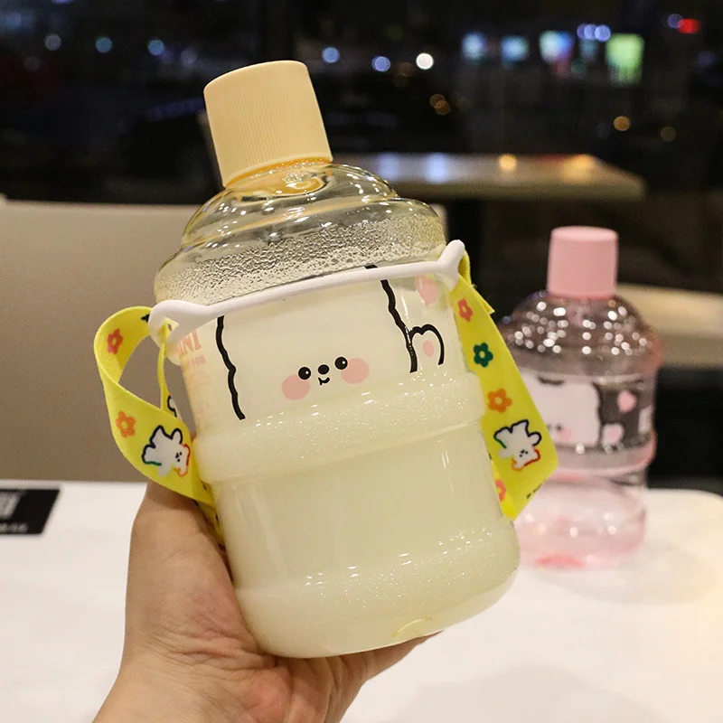 

630ml Creative Mini Bucket Bottle Portable Leak Proof Large Plastic Water Bottles High Capacity Sports Water Bottle BPA Free