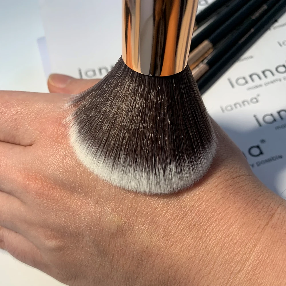 

ianna RG16 Makeup Brushes Set Foundation Powder Eyeshadow Make Up Wooden Brush Beauty Cosmetic Maquiagem Kabuki Blending Tool