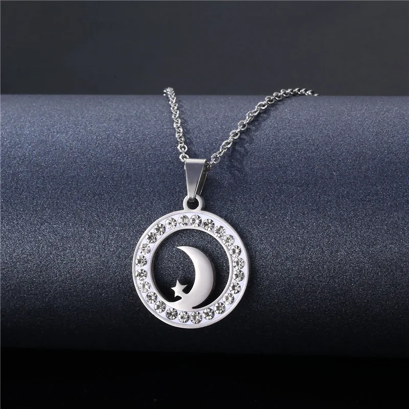 

New Trend Star and Moon Ladies Necklace Ins Fashion New Clavicle Chain Stainless Steel Round Pendant