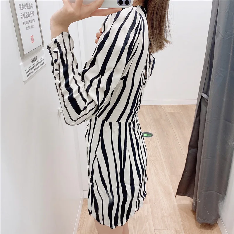 2020 Za Новое повседневное модное женское платье с v образным вырезом в черно белую
