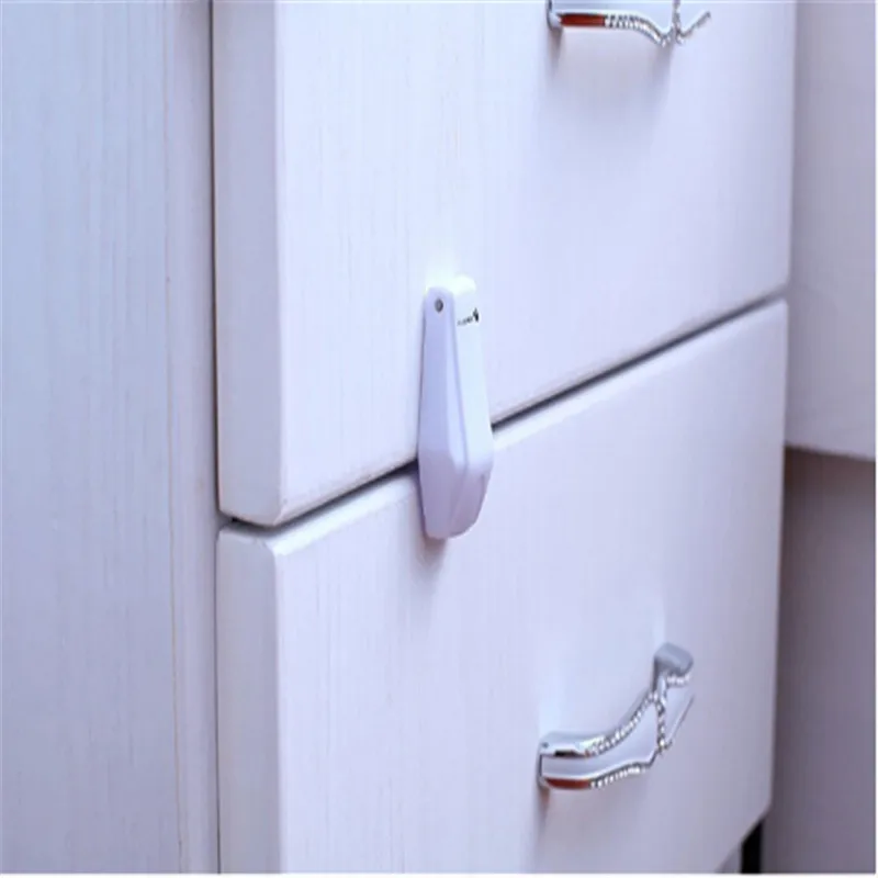 

4Pcs/Lot Child Lock Protection Of Children Locking Doors For Children Kids Safety Plastic Drawer Cabinet Cupboard Lock