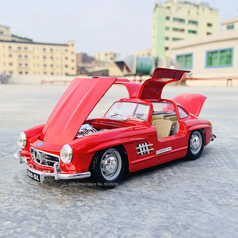 Модель автомобиля Mercedes 300 SL