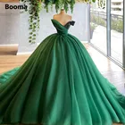 Великолепное зеленое бальное платье вечерние платья с V-образным вырезом и открытыми плечами из присборенной органзы Вечерние платья с длинным шлейфом вечерние платья
