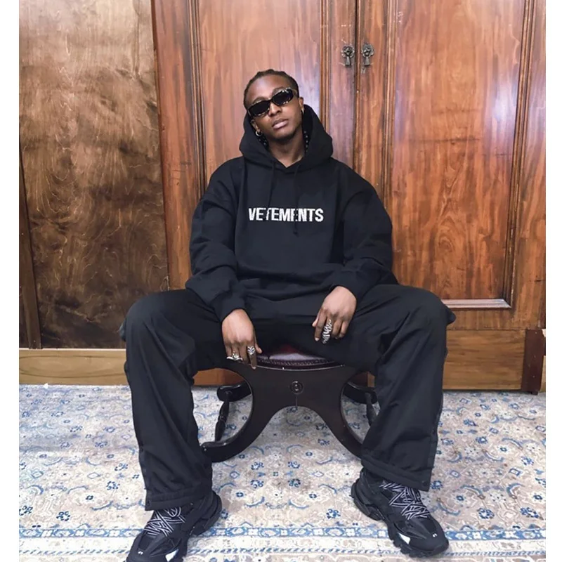 

Hoodies & Sweatshirts