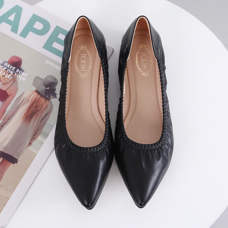 Туфли с острым носком новые женские туфли на плоской подошве Удобные в горошек