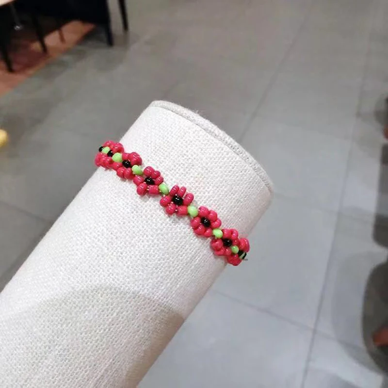 2019 звезда того же браслета использует разноцветные бусины ручной работы