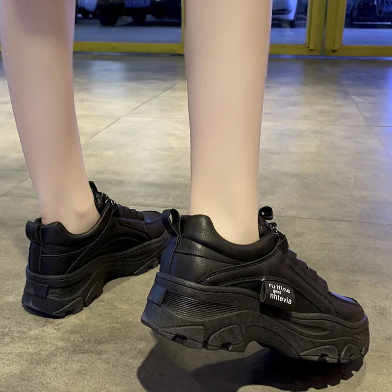 Bjakin/Бежевые кроссовки для бега визуально увеличивающие рост женские дышащие из