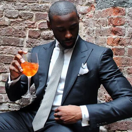 Костюм мужской из блейзера и брюк смокинг облегающий пиджак для выпускного