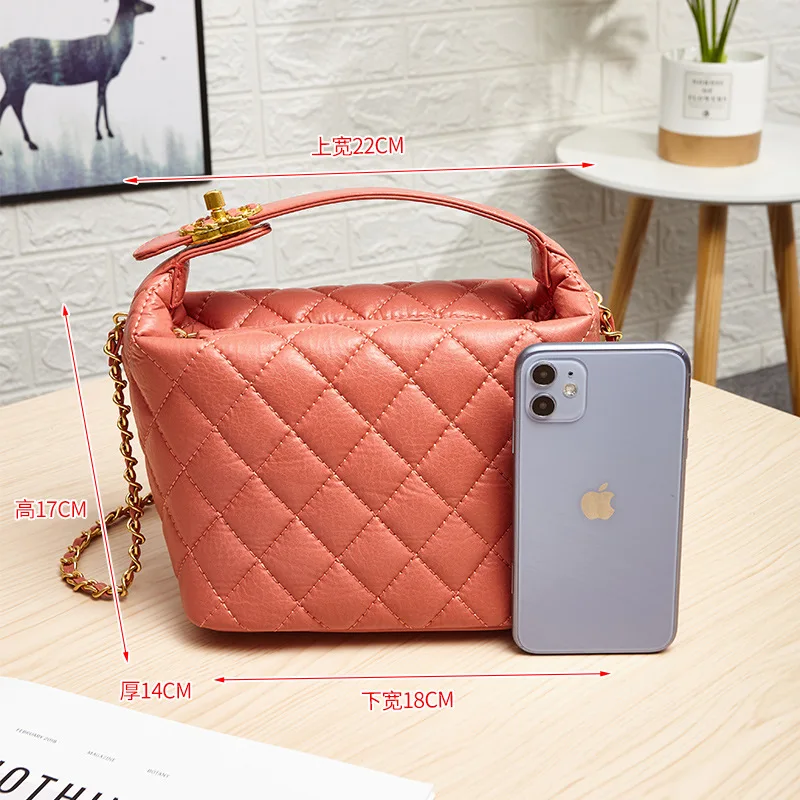 Женская сумка-мессенджер через плечо из искусственной кожи с вышивкой и резьбой