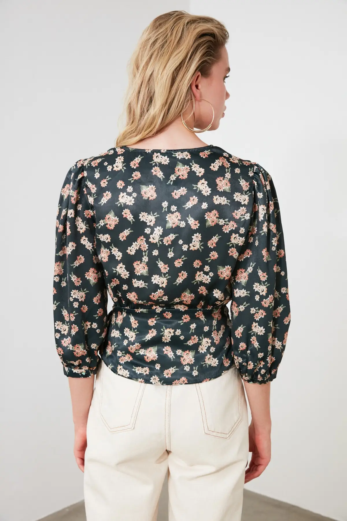 

Trendyol Flower Print Lacing Detailed Bluz TWOSS20BZ0675
