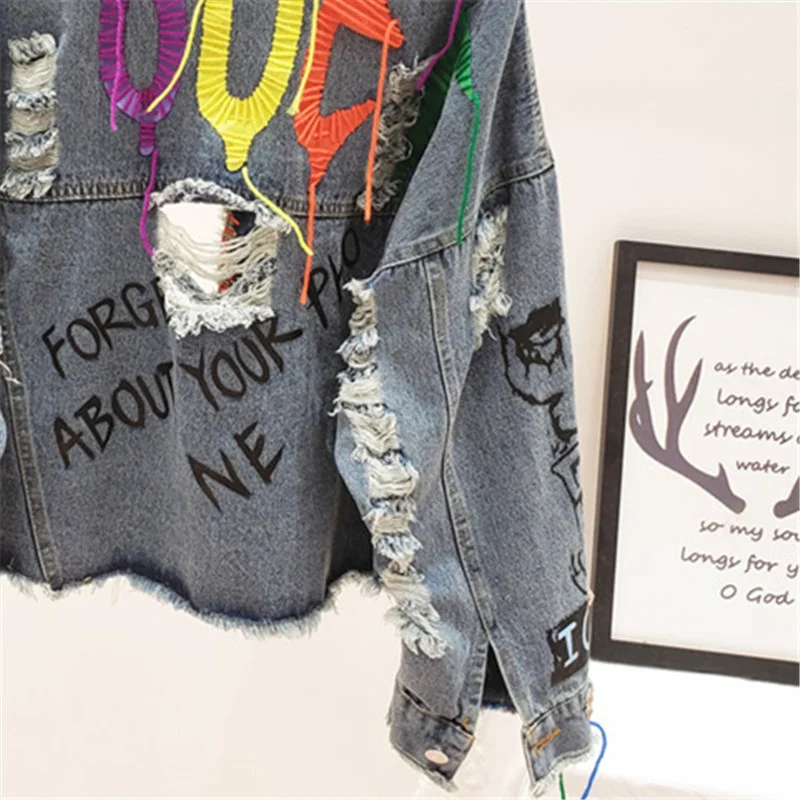 Женская джинсовая куртка с длинным рукавом свободная короткая заклепками в