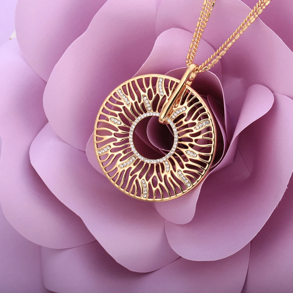 Ожерелье женское многослойное золотистое с полым кулоном