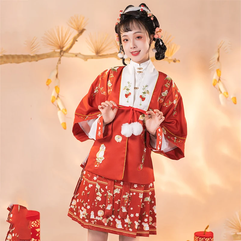 

Женское платье с воротником-стойкой и рукавом до локтя